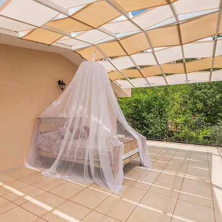 Cennet Bahcesi * Kalkan