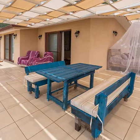 Cennet Bahcesi Kalkan